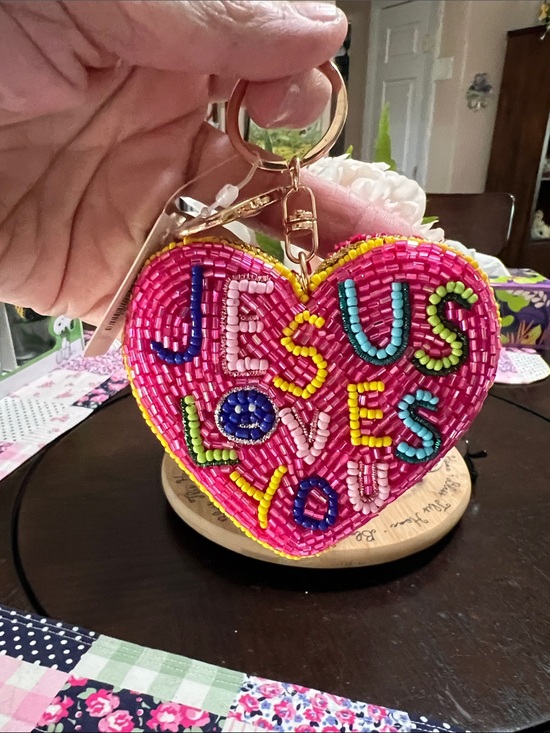Viola Other - New VIOLA Beaded Heart Keychain - Pink "Jesus Loves You"